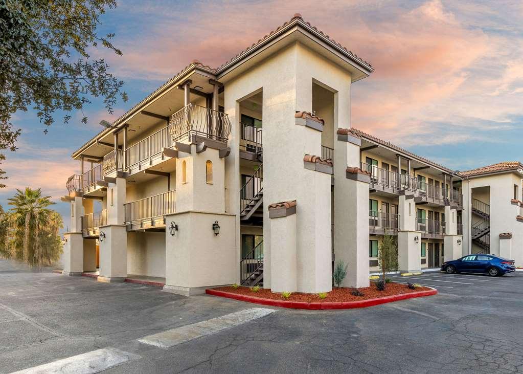 Hillstone Inn Tulare, Ascend Hotel Collection Extérieur photo