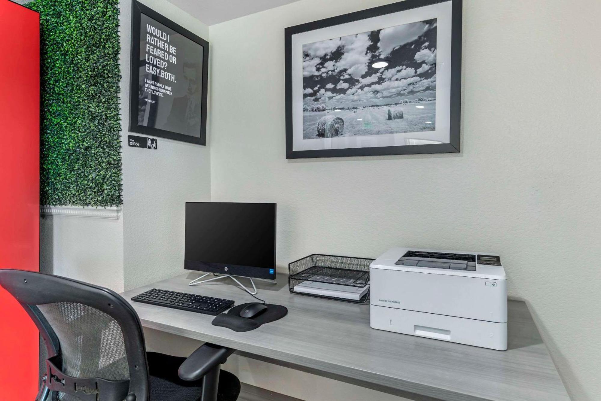 Hillstone Inn Tulare, Ascend Hotel Collection Extérieur photo