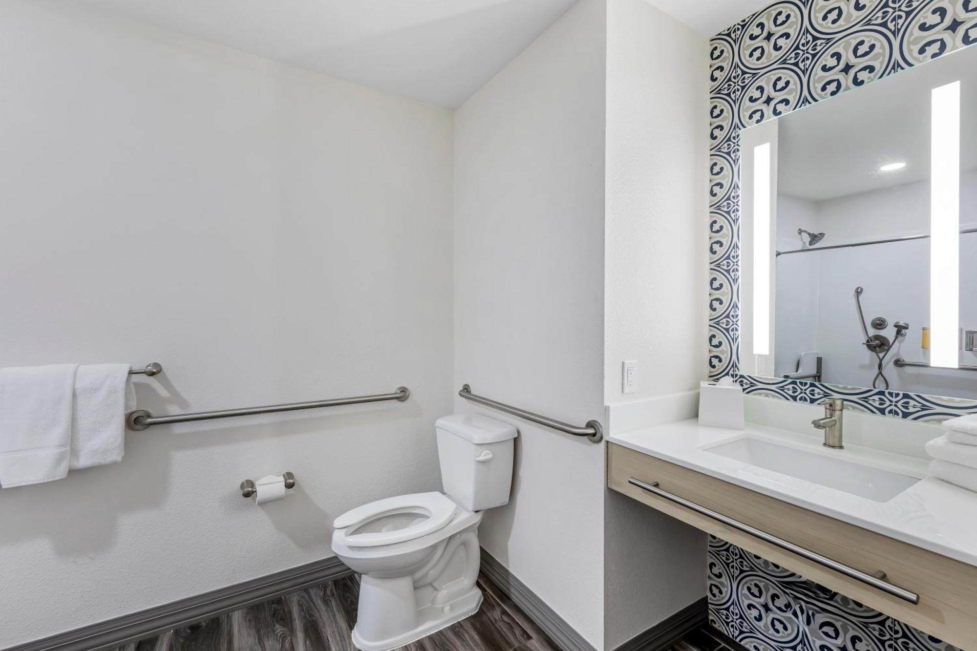 Hillstone Inn Tulare, Ascend Hotel Collection Extérieur photo
