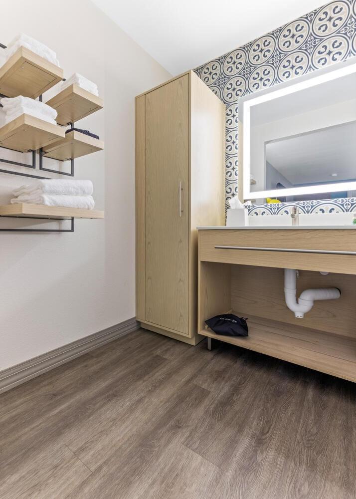 Hillstone Inn Tulare, Ascend Hotel Collection Extérieur photo