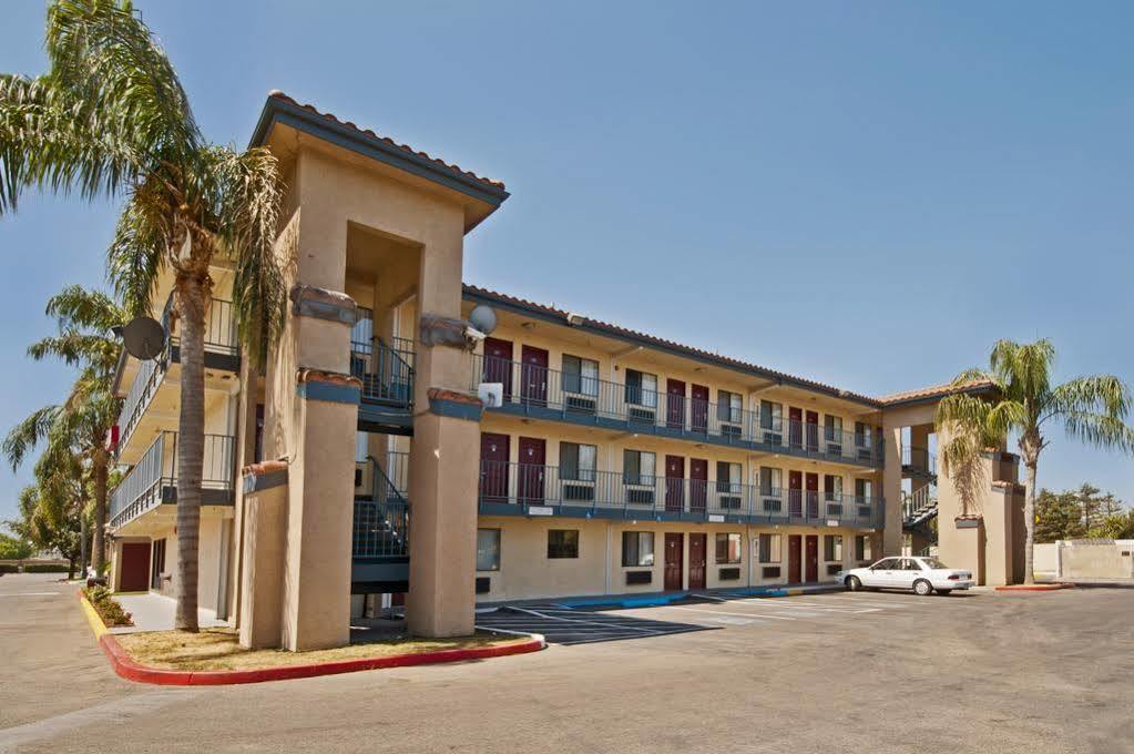 Hillstone Inn Tulare, Ascend Hotel Collection Extérieur photo